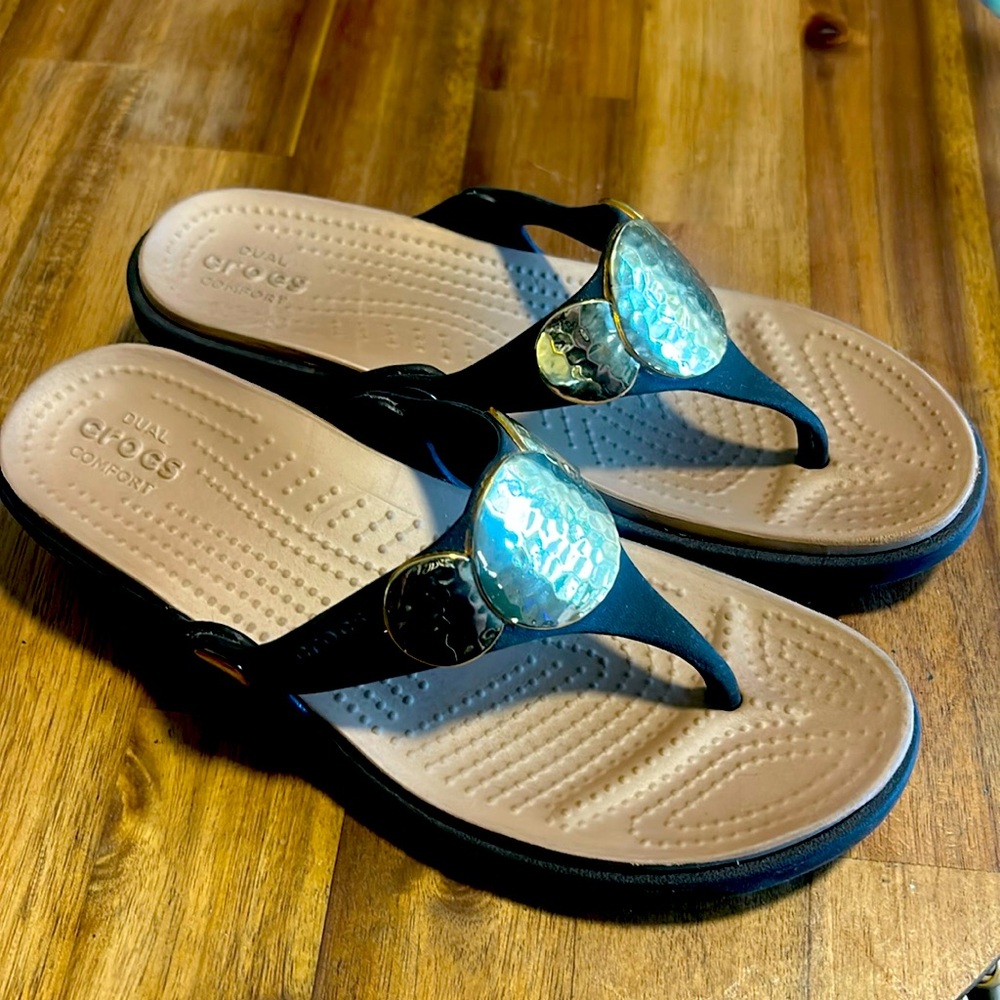 CROCS Women’s Size 7 Sanrah Gold Embellished Wedge Sandals Espresso